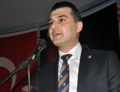 Ak Parti Merkez İlçe'de Başkanlığa Emrullah Gülen Seçildi