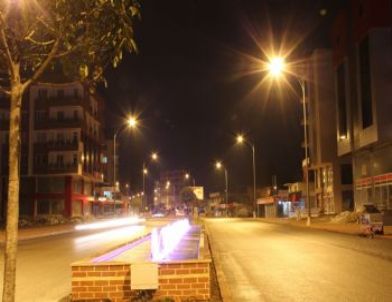 Döşemealtı’nda Yollar Modern Işıklarla Aydınlatılıyor