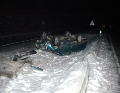 Kütahya'da Trafik Kazası: 3 Yaralı