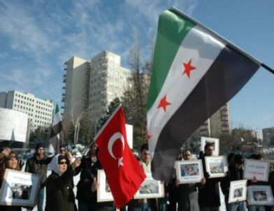 Suriye Büyükelçiliği Önünde Esad'a Tepki Eylemi