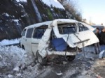 MUSTAFA TÜRK - Buzlu Yolda Zincirleme Kaza: 1 Yaralı