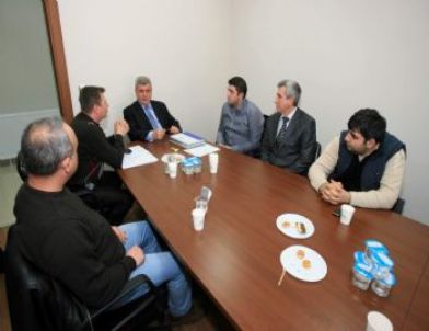 İbrahim Karaosmanoğlu, Sivil Toplum Merkezi'ni Ziyaret Etti