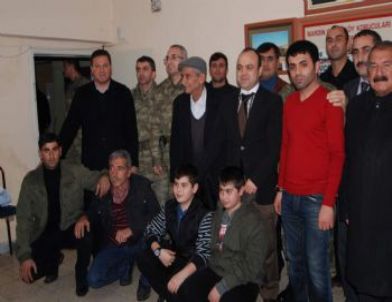 Komutanlardan Kızıltepe'deki Şehit Aileleri Derneği'ne Ziyaret