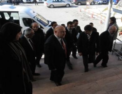 Tbmm İnsan Hakları Komisyonu Başkanı Ayhan Sefer Üstün: