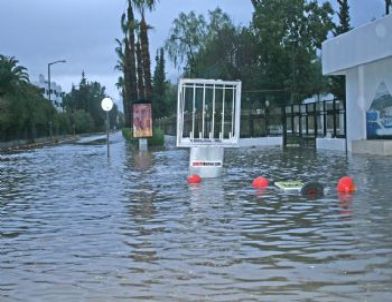 Antalya'da Fırtına ve Şiddetli Yağış