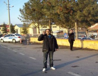 Başına Silahı Dayayıp İntihara Kalkıştı