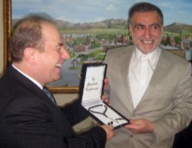 Doğu Azerbaycan Valisi Rıza Beygi: İran Bölgedeki Tek Hakim Güç