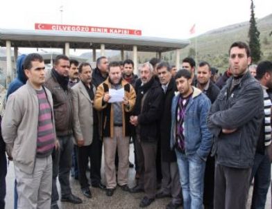 Sınırda Eylem Yapan Şoförler Yol Kesti