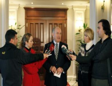 Topbaş'tan Metrobüsü Parçalayan Taraftarlara Çağrı