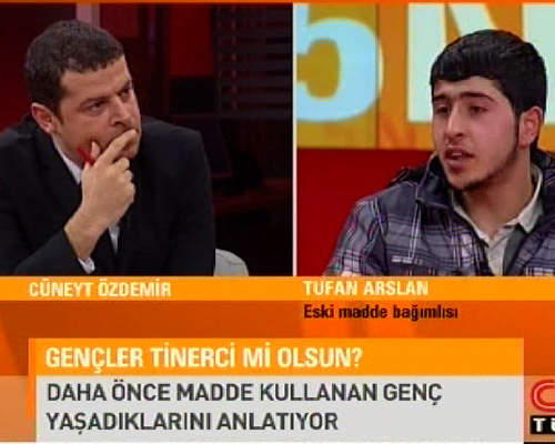 Tinerci çocuğu konuk eden Özdemir'e yüklendi