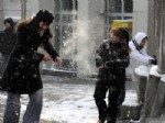 GALATA - Yoğun kar yeniden başladı