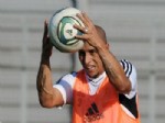 ROBERTO CARLOS - Anzhi Antrenörü: Carlos Gözyaşları İçerisinde Futbolu Bırakacağını Söyledi