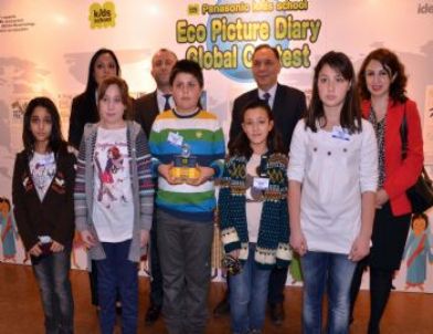 Balıkesirli Öğrenciler Paris'te 'Unesco Çevre Ödülünü' Aldı