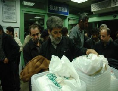 Kaçırılan İranlılar Adana'dan İstanbul'a Gönderildi