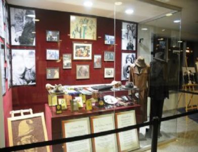 Sevenleri Cem Karaca'yı Unutmadı