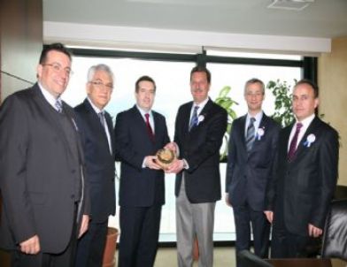 İhracatçıdan 5 Puanlık Vergi İndirimi Önerisi