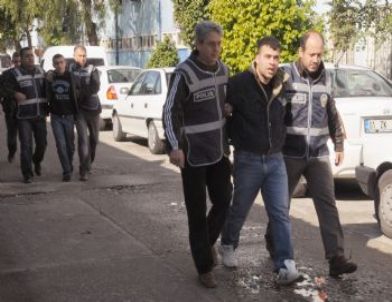 Market Hırsızları Polisin Dikkati Sayesinde Yakalandı