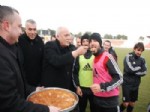 BALıKESIR MERKEZ - Balıkesirsporlu futbolculara ikram