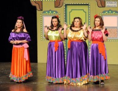 Ünlüler Engelliler İçin Oynadı