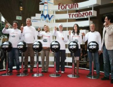 Forum Trabzon’da Grand Cherokee Jeep Sahibini Buldu
