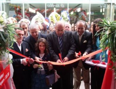 Nihat Spor Mağazası 3. Şubesi İle Novada Outlet’te