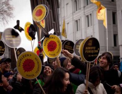 'Kar Şenlikleri' renkli görüntülere sahne oldu