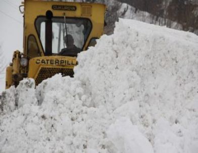 Zonguldak'ta Kar Yağışı Durdu, Çilesi Sürüyor