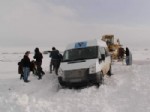 Ardahan'da Kar ve Tipide Mahsur Kalan Öğrenciler 5 Saat Sonra Kurtarıldı