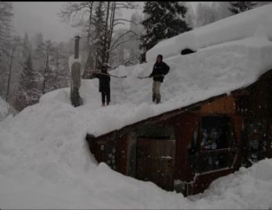 Ayder'de Kar Kalınlığı İki Metreyi Buldu