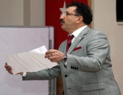 Gazikent Üniversitesi'nde Mehmet Akif Ersoy'u Anma Konferansı