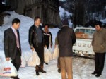 ŞIRINLER - Kardan Dolayı Evlerinden Çıkamayanlara Kumanya Dağıtıldı