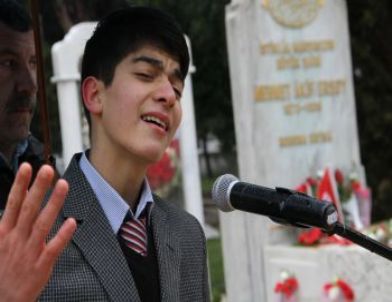 Mehmet Akif Ersoy Mezarı Başında Anıldı