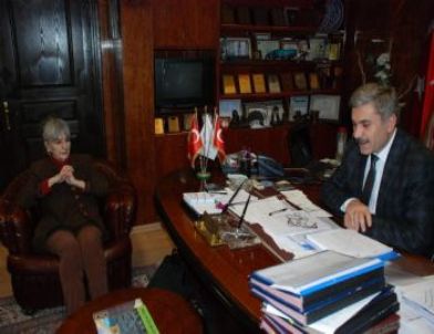 Mehmet Akif Ersoy'un Torunu Selma Argon Tokat'ta