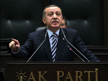 Tükürdüklerini yaladıkları için eziklik içindeler!