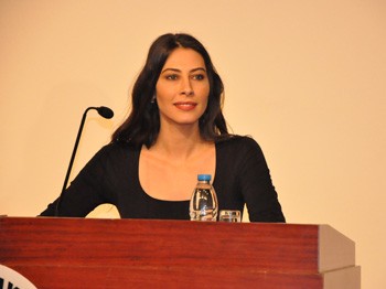 Şenay Akay, Aydın Üniversitesi'nde Öğrencilerle Buluştu