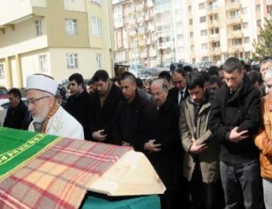 Yanan Çadırda Hayatını Kaybeden Egepehlivan, Sivas’ta Toprağa Verildi