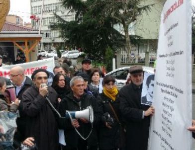 Emniyet Müdürlüğü Önünde 12 Eylül Protestosu