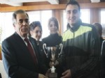 Fırat Üniversitesi Badminton Takımı'ndan Rektör Prof. Dr. Bingöl'e Ziyaret