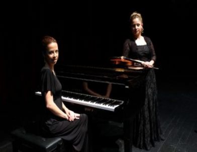 Keman ve Piyano Resitali Büyüledi