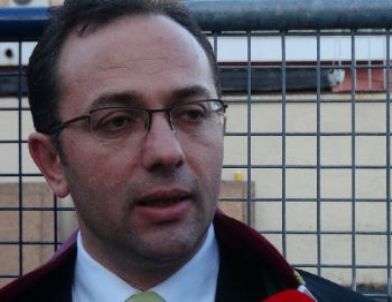 Adli Tıp Raporuna Göre, Özden'in Kafasının Üstünde Mermi Girişi Var