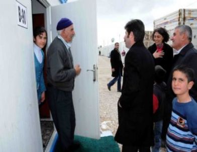 Başkan Kaya, Konteynır Kent Gezilerine Devam Ediyor