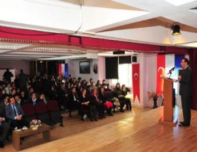 Beylikdüzü Belediyesi'nden Öğrencilere YGS Motivasyon Konferansı