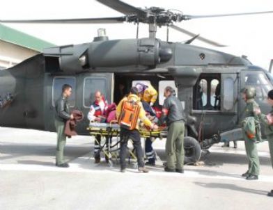 Mehmetçikten Helikopterle Hasta Kurtarma Operasyonu