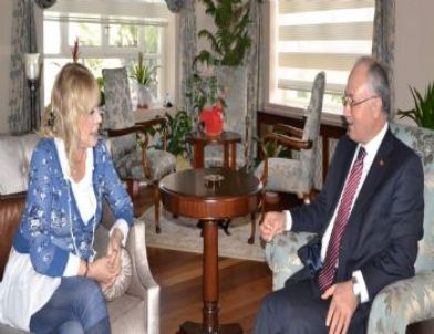 Pakize Suda'dan Vali Daşöz'e Ziyaret