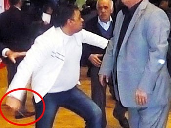 CHP kongresinde kanlı bıçaklı kavga