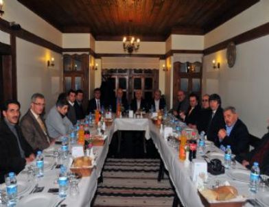 GÜSİAD Yemekli Toplantıda Sorunları Sıraladı