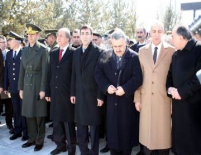 Kars'ta 18 Mart Çanakkale Şehitlerini Anma Programı