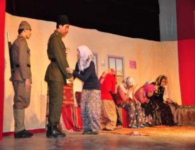 Manisa'da Şehit Yakınlarına Devlet Övünç Madalyası Verildi