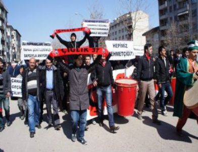 Şehitler İçin Yürüdüler