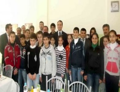 Ufuk Okuma Salonları'nda 'çanakkale' Konulu Resim Sergisi